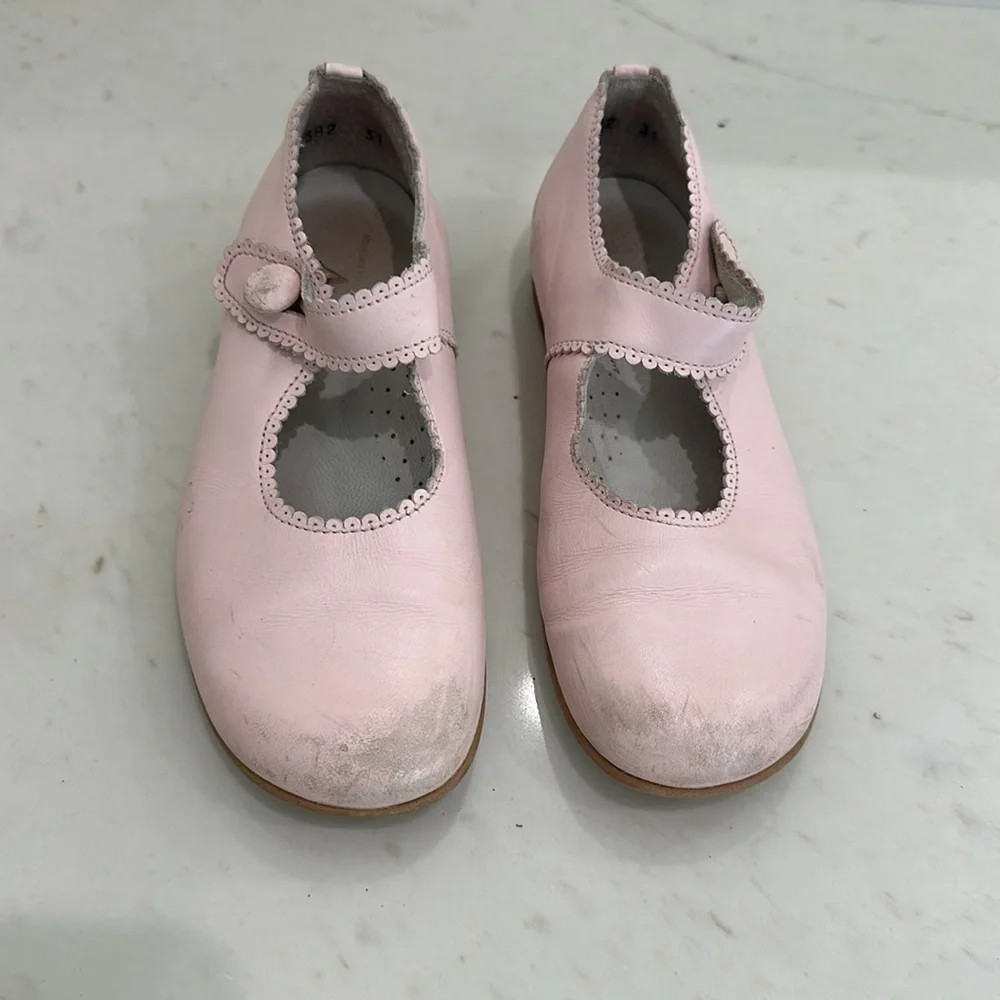 Pink leather Mary Jane’s 1 fair condition